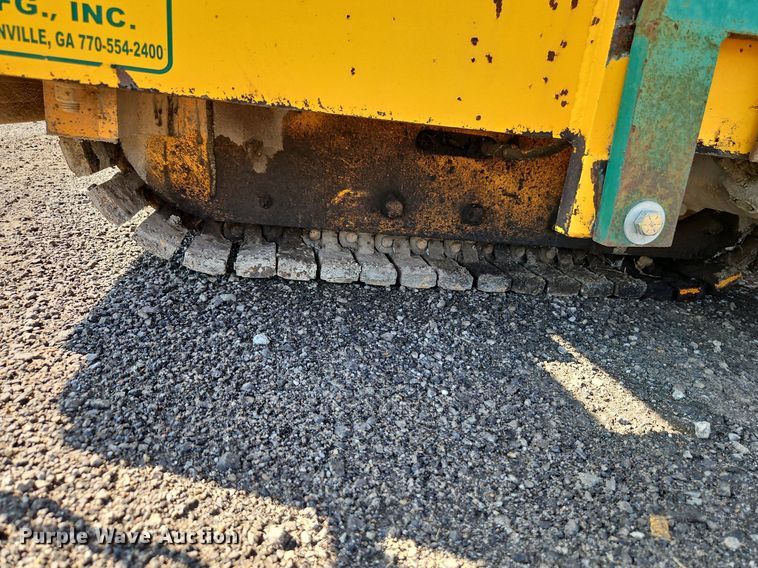 image for item EI8239 2004 Puckett 560 paver
