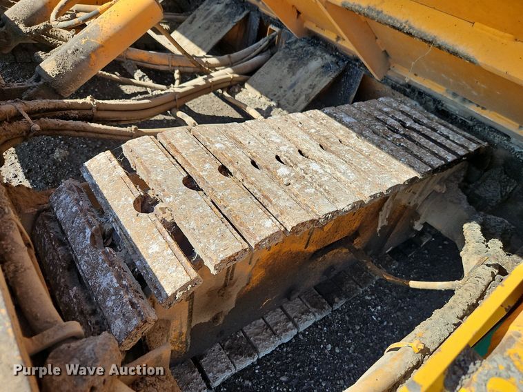 image for item EI8239 2004 Puckett 560 paver