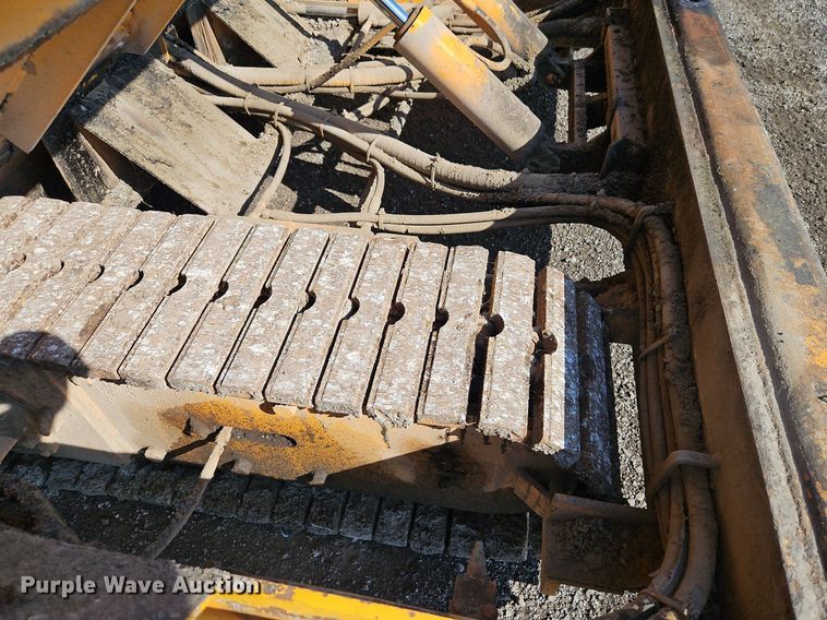 image for item EI8239 2004 Puckett 560 paver