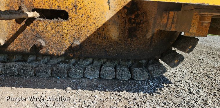 image for item EI8239 2004 Puckett 560 paver