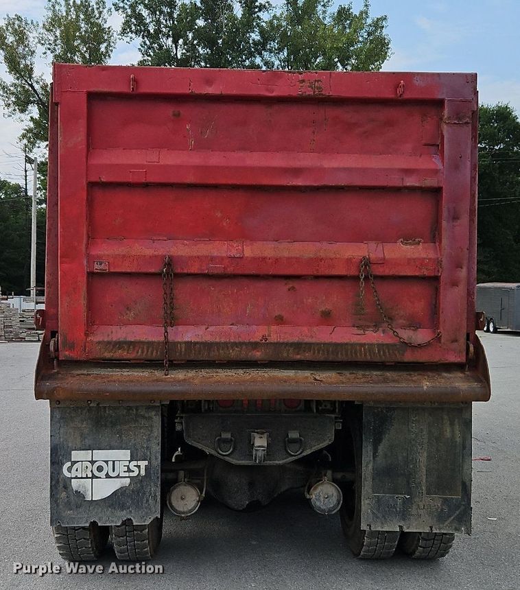 image for item EI8247 1992 Ford L9000 dump truck
