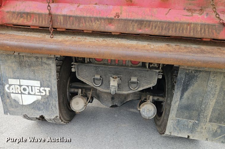 image for item EI8247 1992 Ford L9000 dump truck