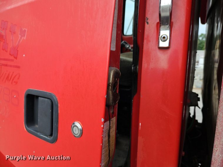 image for item EI8247 1992 Ford L9000 dump truck