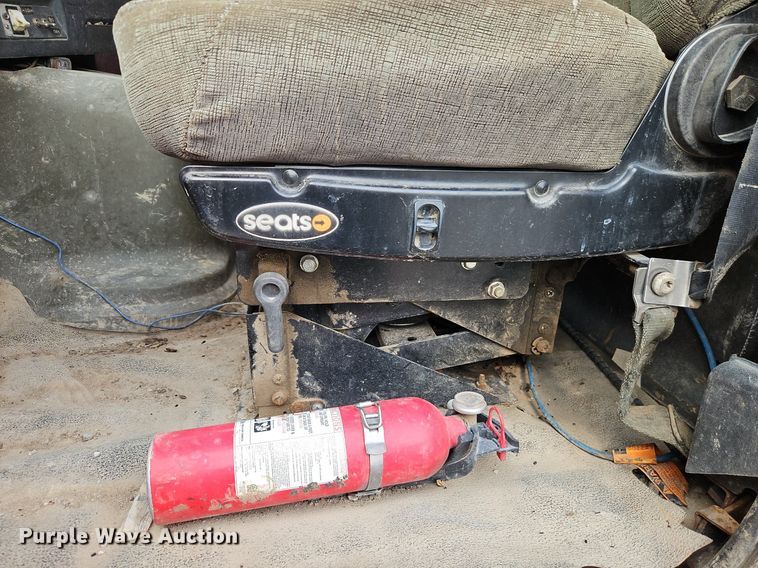 image for item EI8247 1992 Ford L9000 dump truck