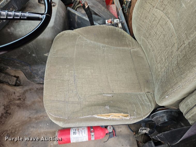 image for item EI8247 1992 Ford L9000 dump truck