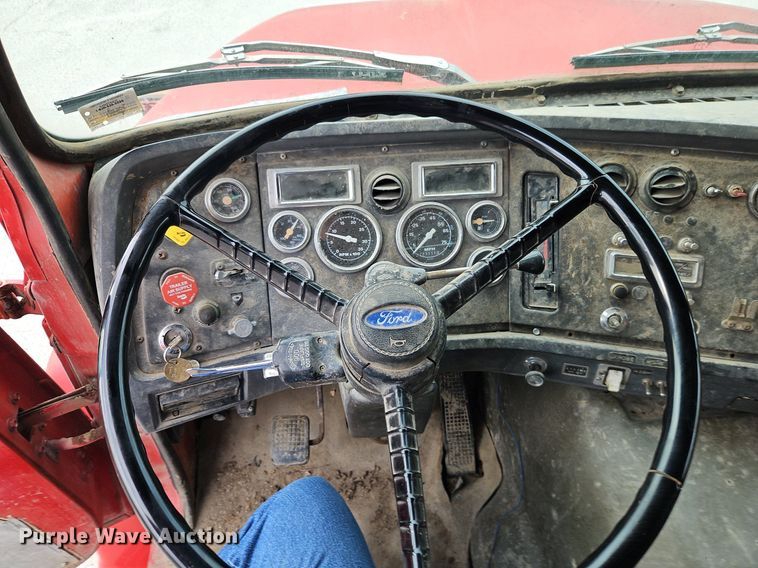 image for item EI8247 1992 Ford L9000 dump truck