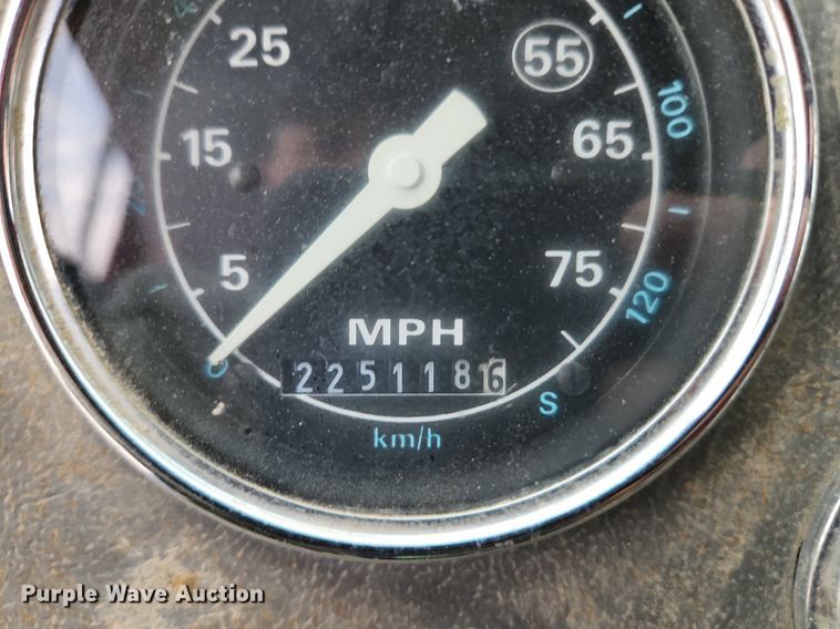 image for item EI8247 1992 Ford L9000 dump truck