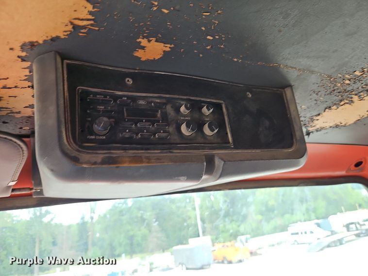 image for item EI8247 1992 Ford L9000 dump truck