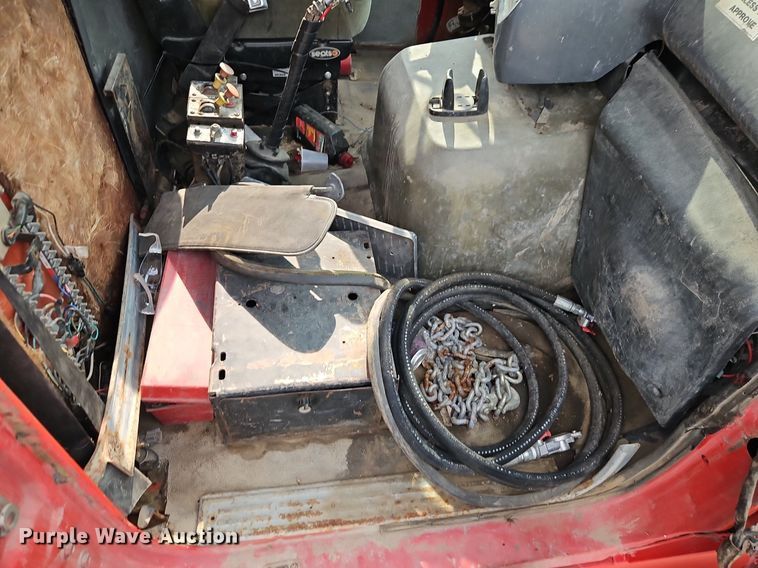 image for item EI8247 1992 Ford L9000 dump truck