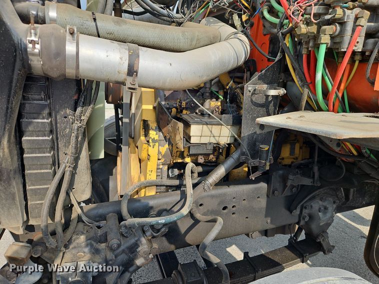 image for item EI8247 1992 Ford L9000 dump truck