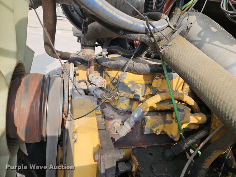 image for item EI8247 1992 Ford L9000 dump truck