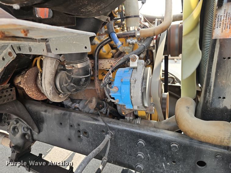 image for item EI8247 1992 Ford L9000 dump truck