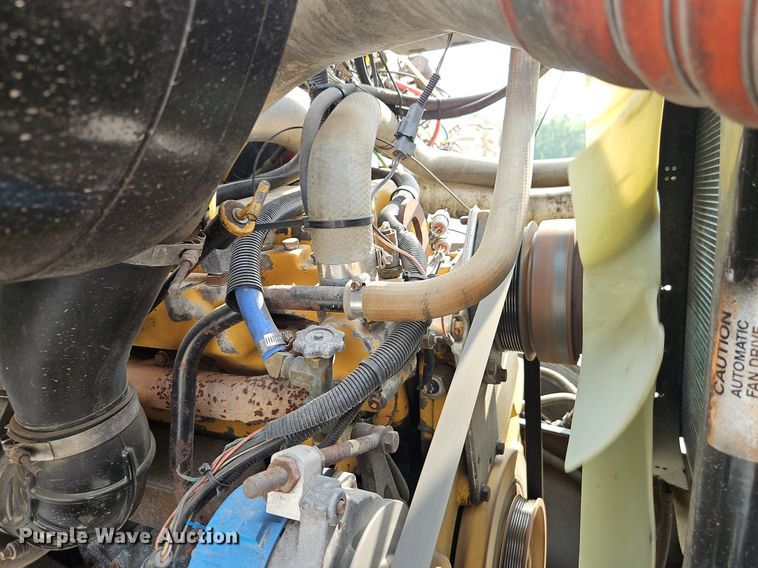 image for item EI8247 1992 Ford L9000 dump truck