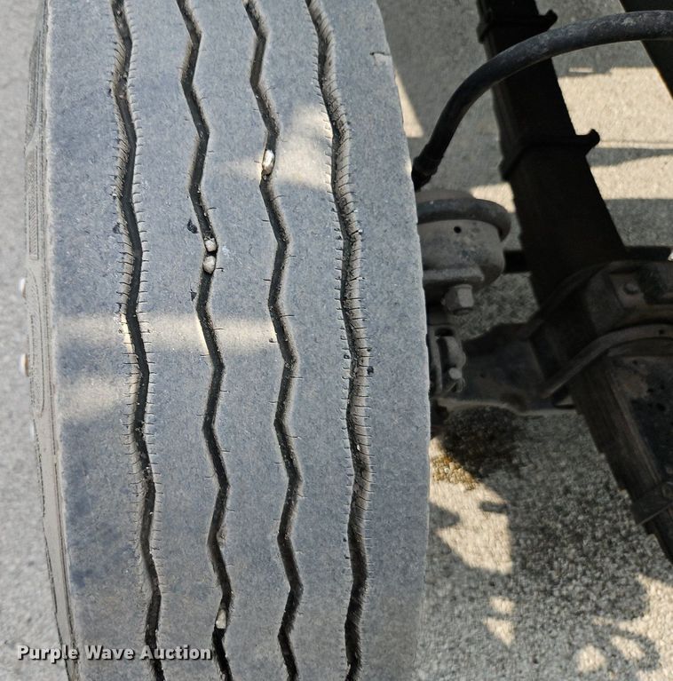 image for item EI8247 1992 Ford L9000 dump truck