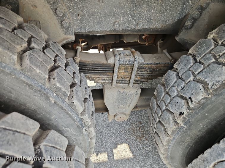 image for item EI8247 1992 Ford L9000 dump truck