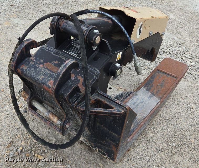 image for item EI8249 Daniel excavator grapple  