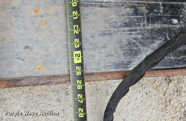 image for item EI8249 Daniel excavator grapple  