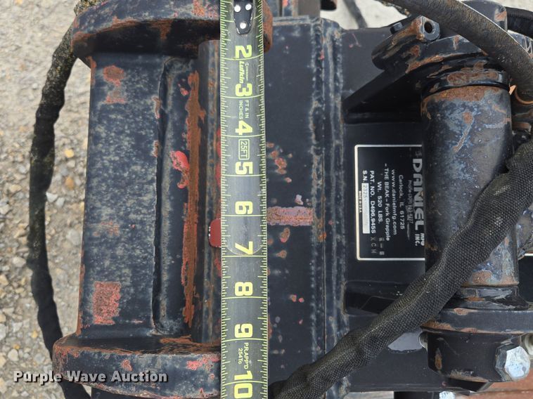 image for item EI8249 Daniel excavator grapple  