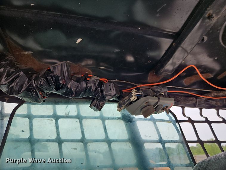 image for item EI8250 2006 Bobcat S185 skid steer loader