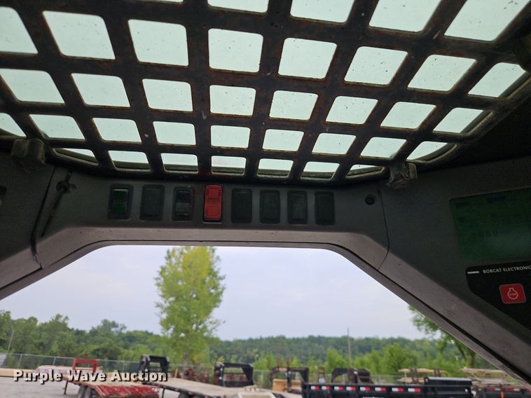 image for item EI8250 2006 Bobcat S185 skid steer loader