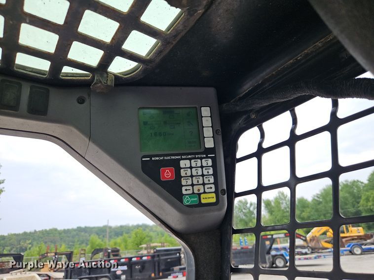 image for item EI8250 2006 Bobcat S185 skid steer loader