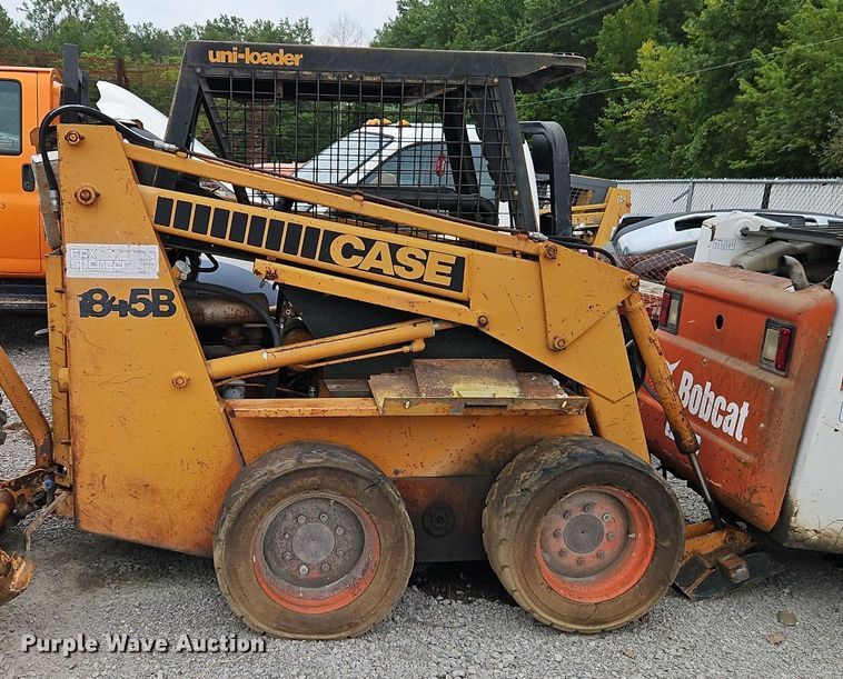 image for item EI8251 1983 Case 1845B skid steer loader
