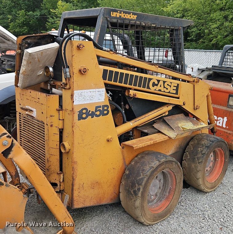 image for item EI8251 1983 Case 1845B skid steer loader
