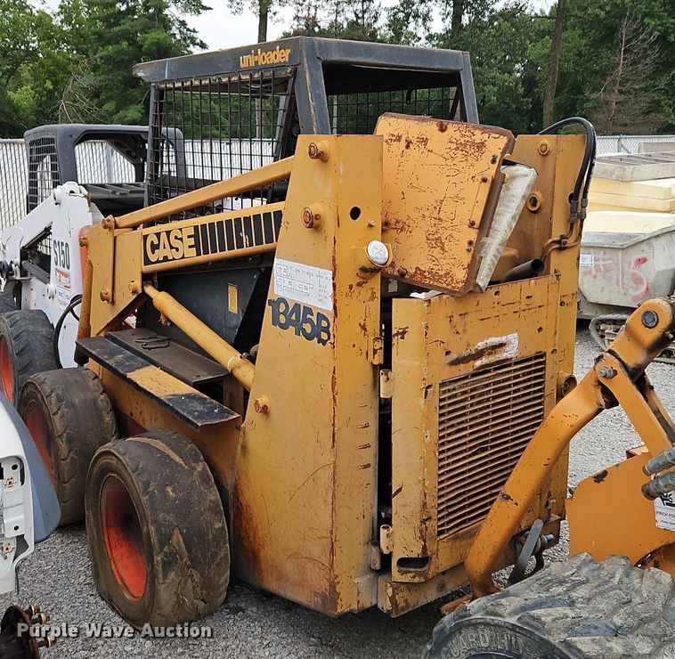 image for item EI8251 1983 Case 1845B skid steer loader