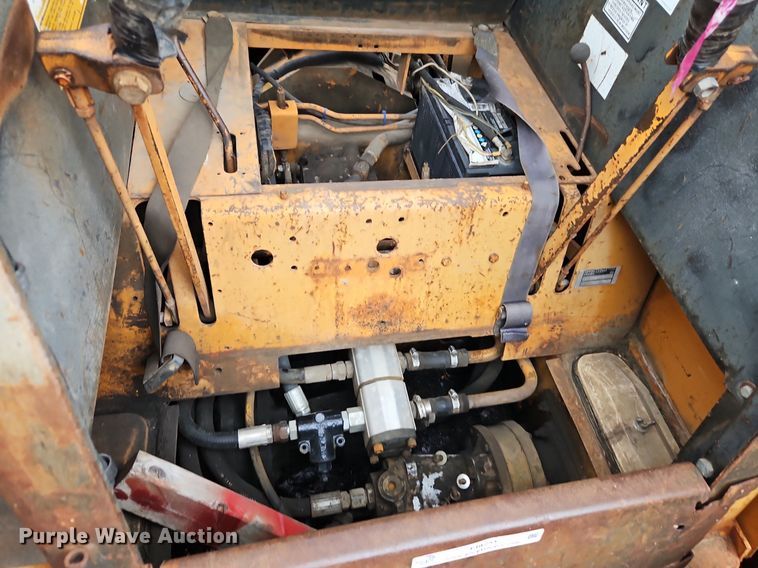 image for item EI8251 1983 Case 1845B skid steer loader