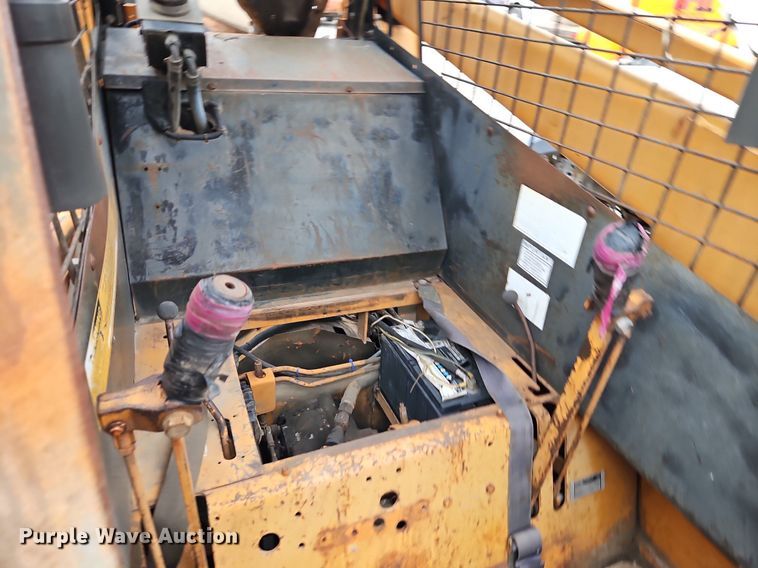 image for item EI8251 1983 Case 1845B skid steer loader