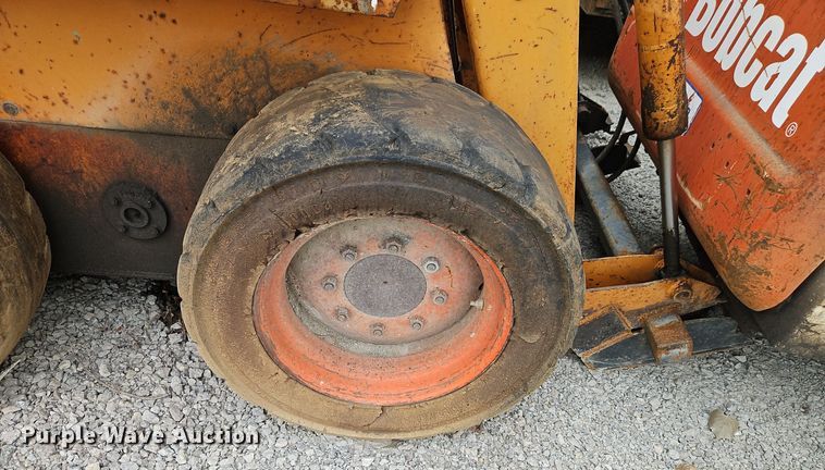 image for item EI8251 1983 Case 1845B skid steer loader