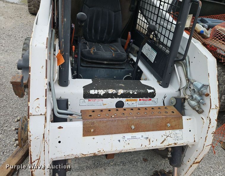 image for item EI8252 2008 Bobcat S150 skid steer loader