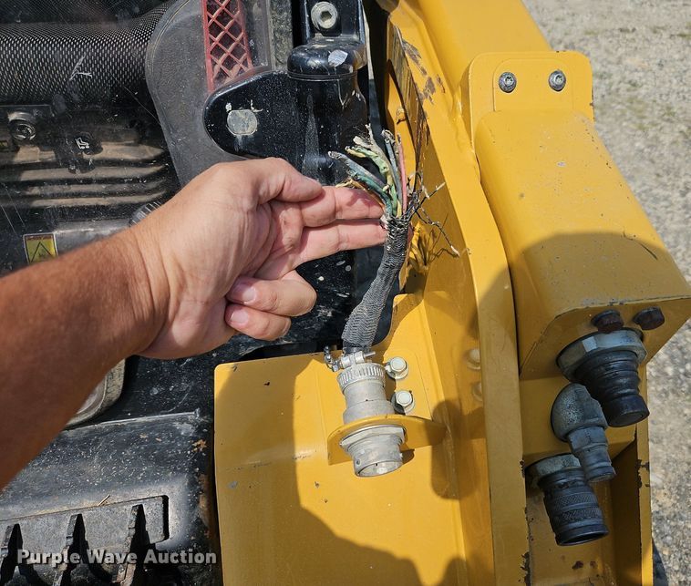 image for item EI8255 2020 Caterpillar  259D3 tracked skid steer loader