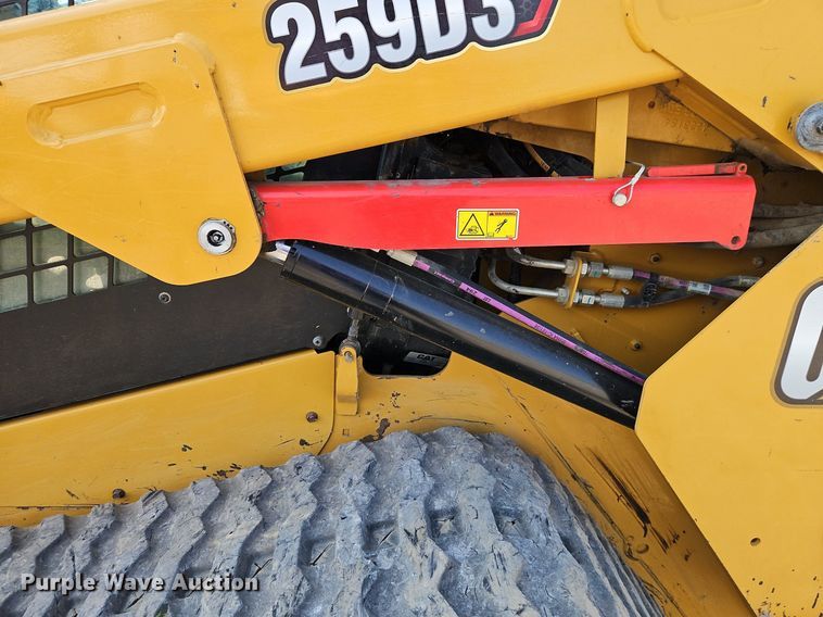 image for item EI8255 2020 Caterpillar  259D3 tracked skid steer loader