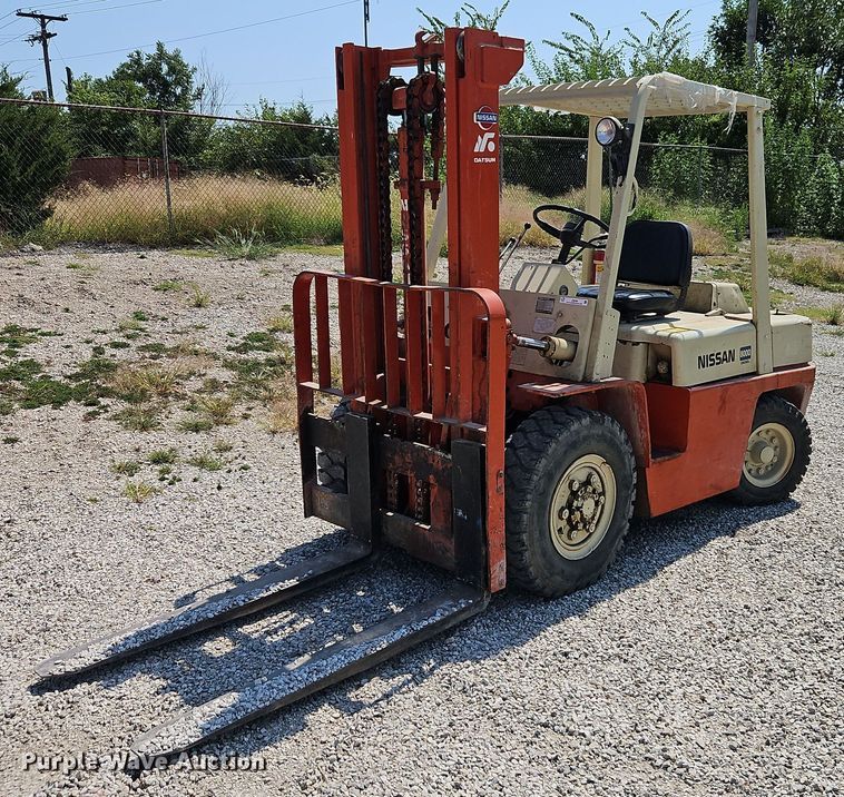 image for item EI8268 Datsun YF03A35TV forklift