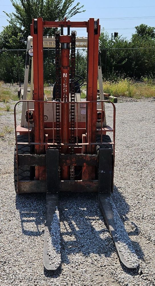 image for item EI8268 Datsun YF03A35TV forklift