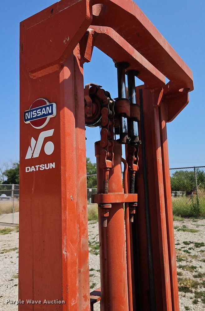 image for item EI8268 Datsun YF03A35TV forklift