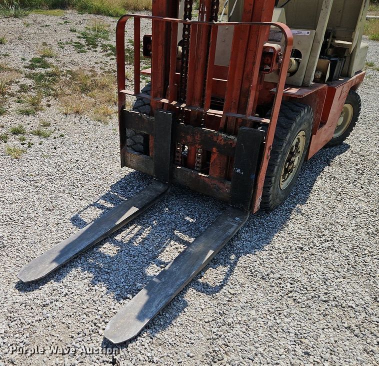 image for item EI8268 Datsun YF03A35TV forklift