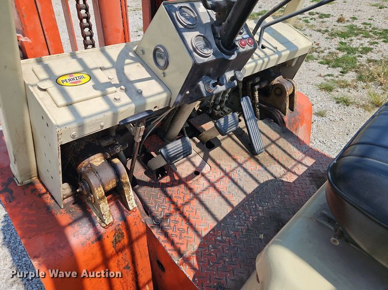 image for item EI8268 Datsun YF03A35TV forklift