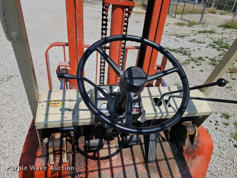 image for item EI8268 Datsun YF03A35TV forklift