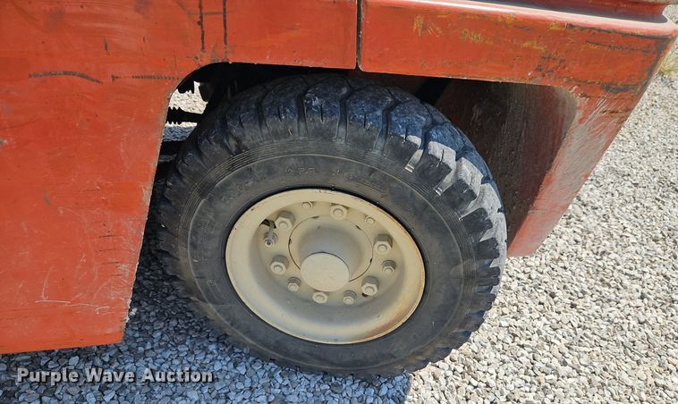 image for item EI8268 Datsun YF03A35TV forklift