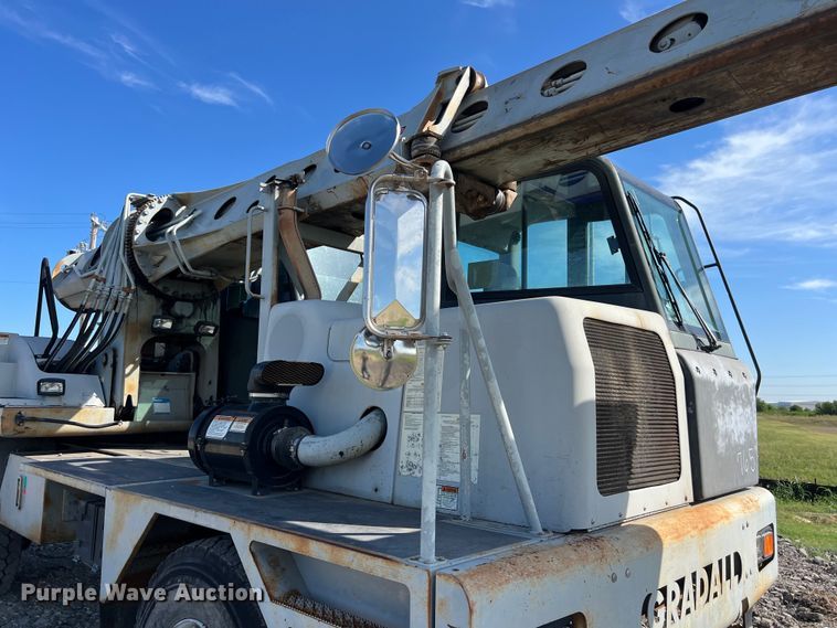 image for item EJ2933 Gradall XL3100 wheeled excavator