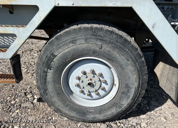 image for item EJ2933 Gradall XL3100 wheeled excavator