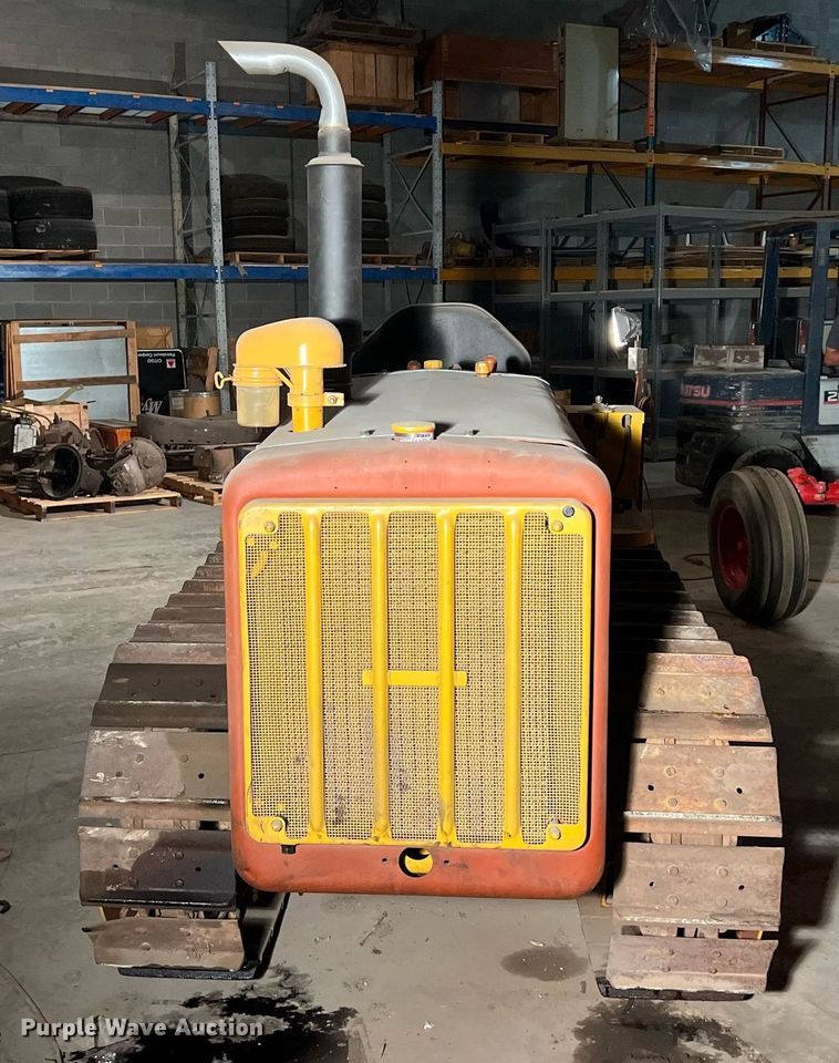 image for item EJ2969 Caterpillar D2 crawler tractor