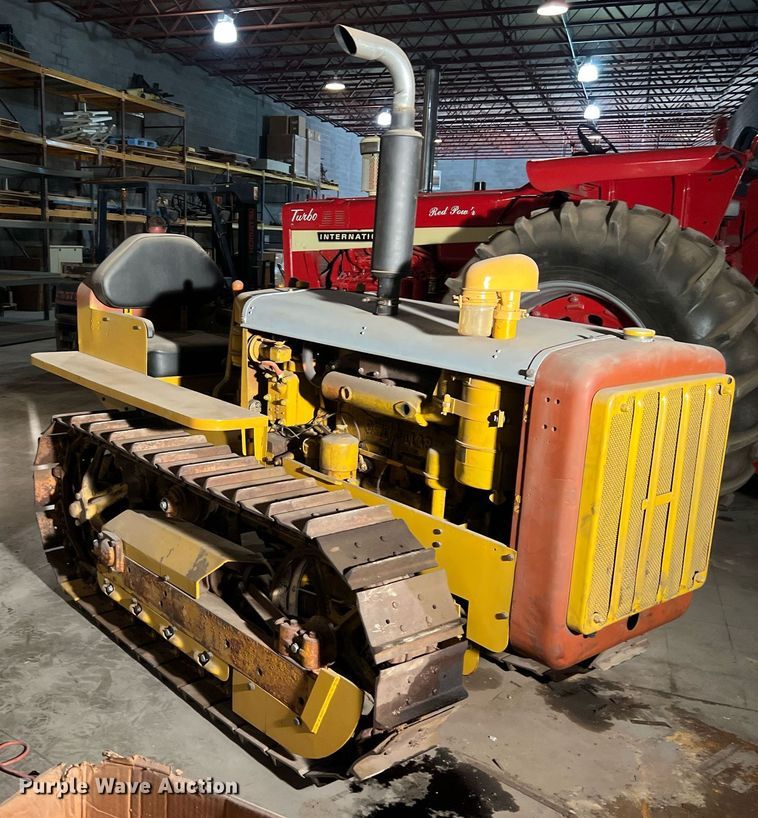 image for item EJ2969 Caterpillar D2 crawler tractor