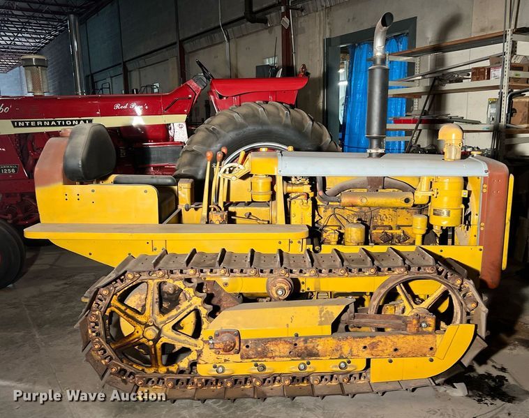 image for item EJ2969 Caterpillar D2 crawler tractor