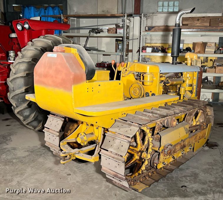 image for item EJ2969 Caterpillar D2 crawler tractor