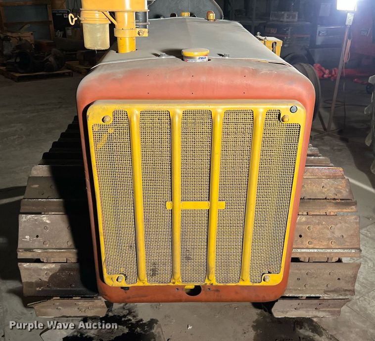 image for item EJ2969 Caterpillar D2 crawler tractor