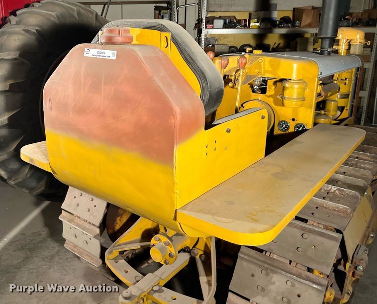 image for item EJ2969 Caterpillar D2 crawler tractor