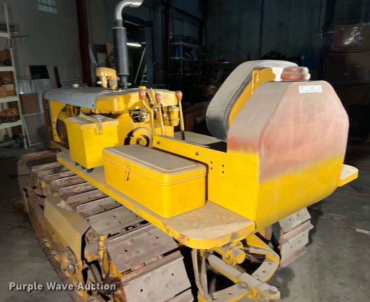 image for item EJ2969 Caterpillar D2 crawler tractor